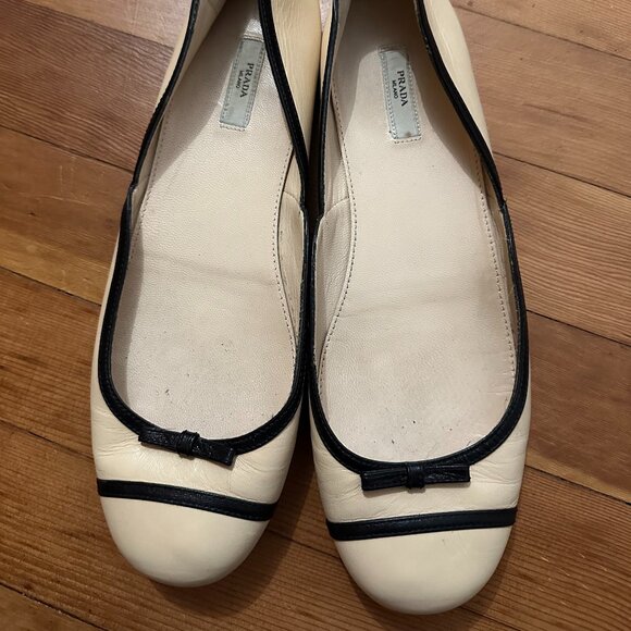 Prada leather Flats Ballerinas size 38 or US 7 - Picture 1 of 5
